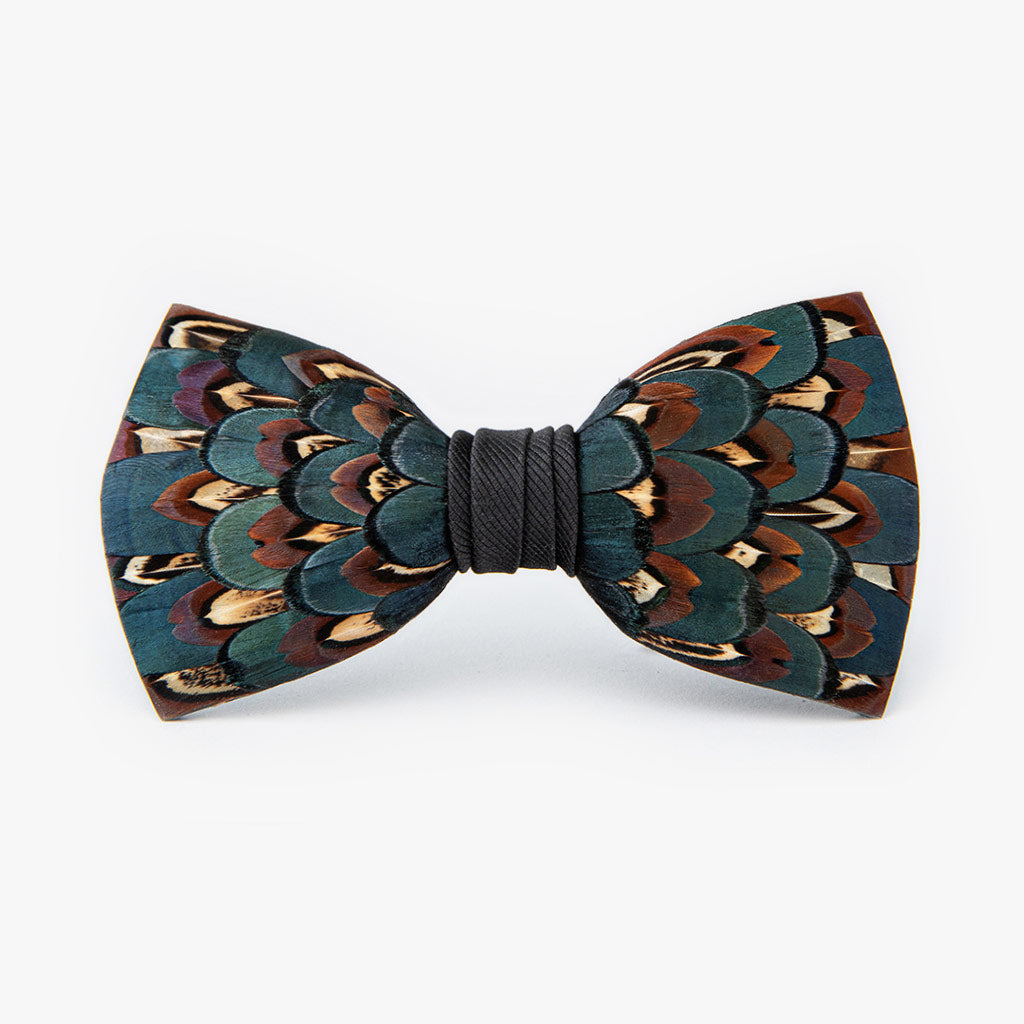 http://brackish.com/cdn/shop/products/turner-feather-bow-tie-front.jpg?v=1627182197